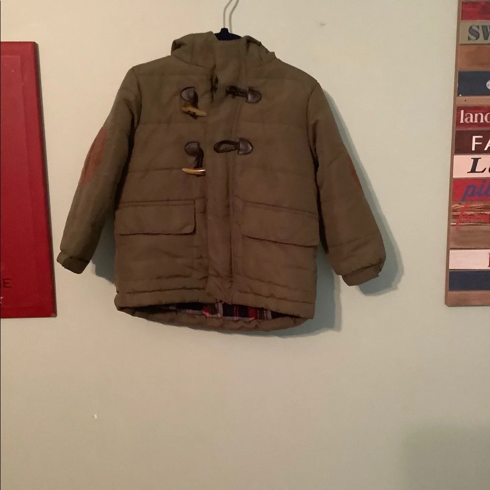 Tamarind‎ green coat